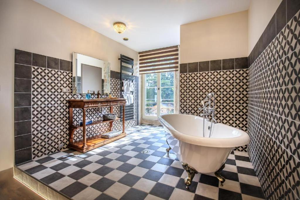 Le Terminus Hotel Tournus Eksteriør billede